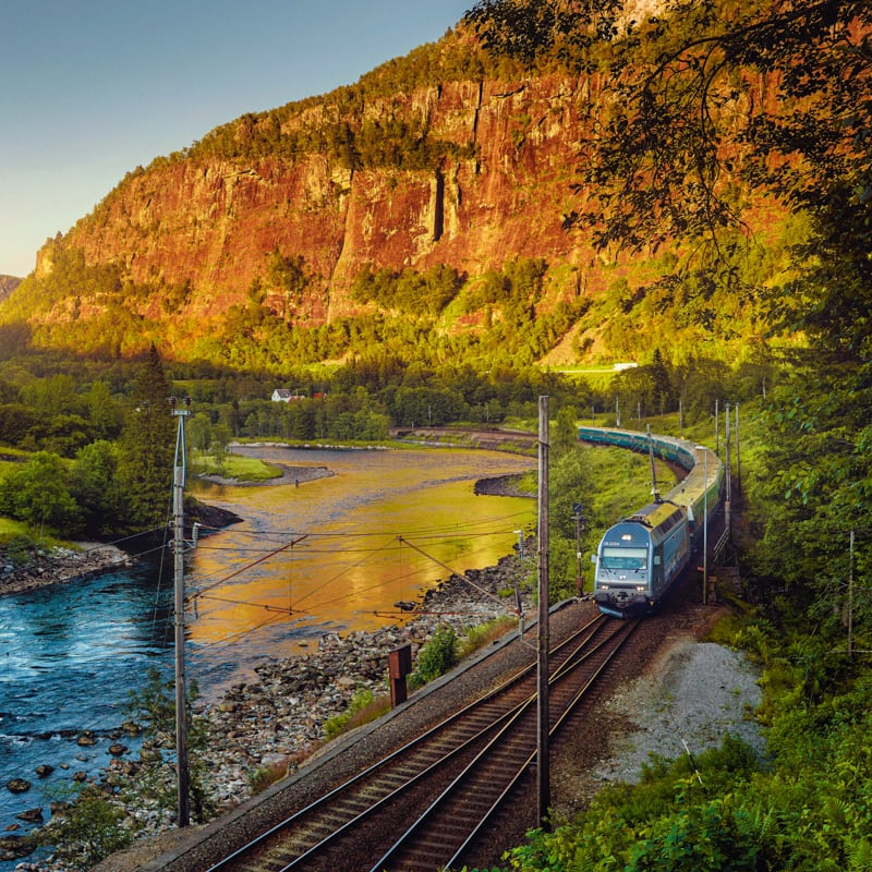 Ontdek de magie van treinreizen in Noorwegen en Schotland met Opreis.nl