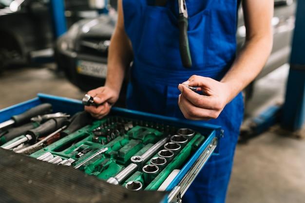 Cum să dezvolți și să gestionezi un service auto de succes?