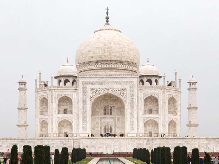 white marble in taj mahal