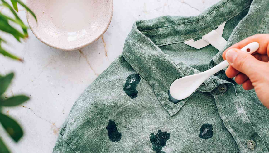 how to get mold stains out of clothes