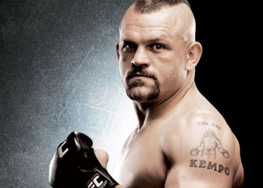 alt=''著名的八角籠比賽獲勝者：查克 · 利德爾 (Chuck Liddell) ''