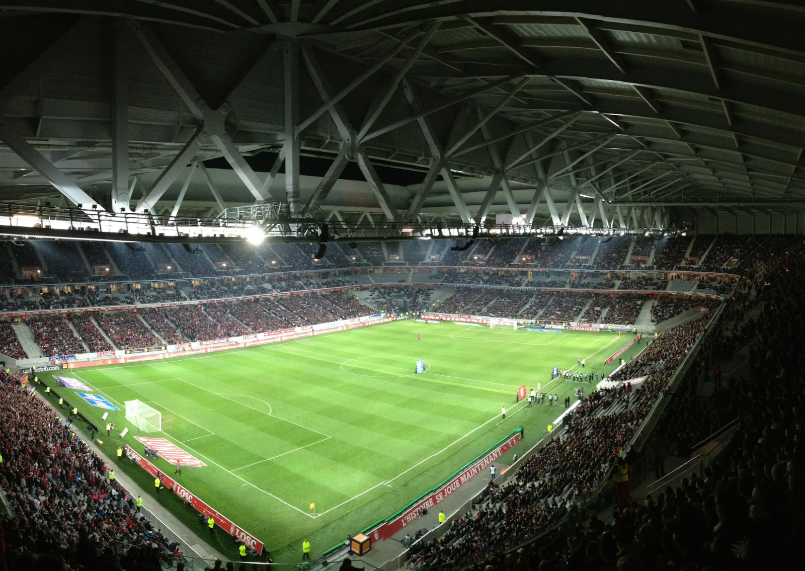 Crucial to grasp seating capacity vs. cost for steel football stadiums. Let us guide your decisions to match goals and budget.