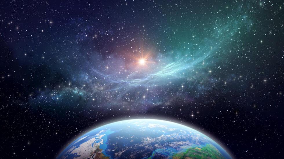 太空与间谍通讯报道图片