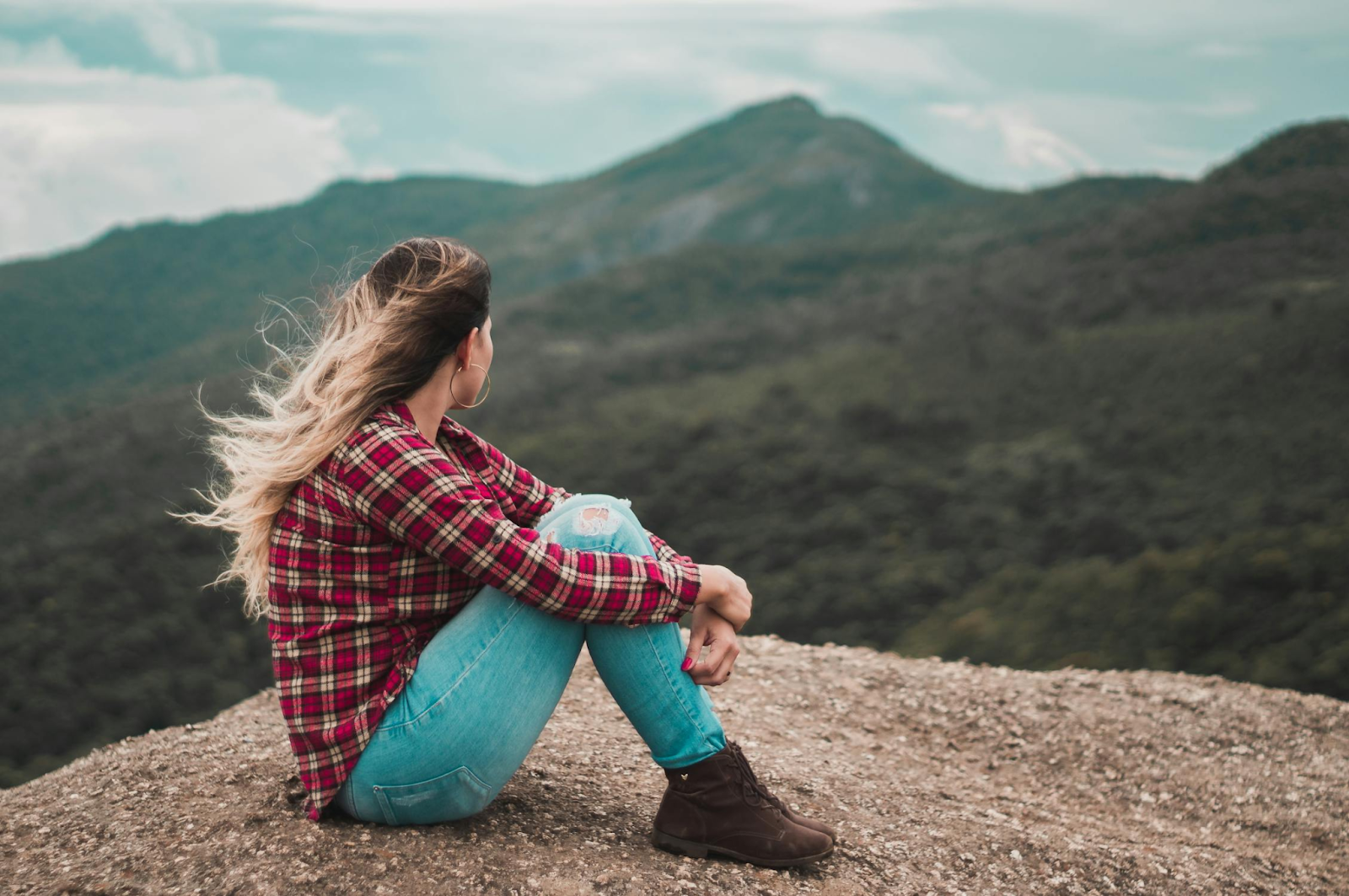 INFJ Tidak Banyak Teman