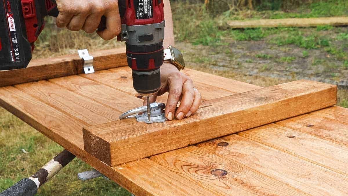 how to build a simple wooden gate