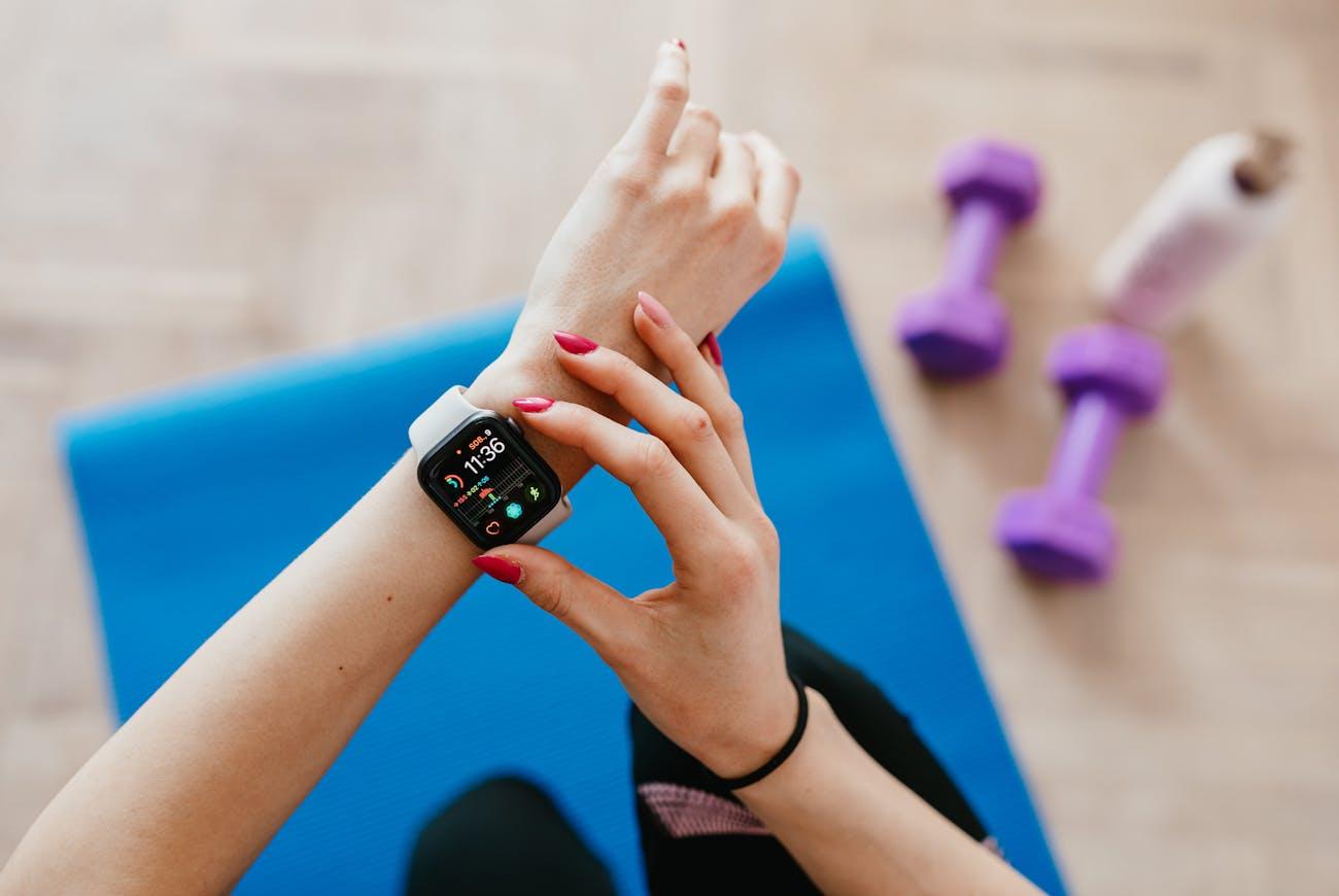 Achieve Your Fitness Goals: Smart Activity Trackers for Personalized Workouts