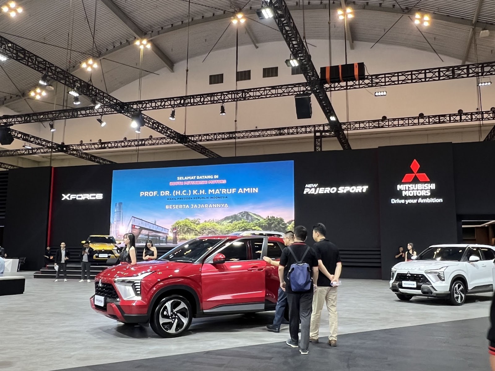 Booth Mitsubishi
