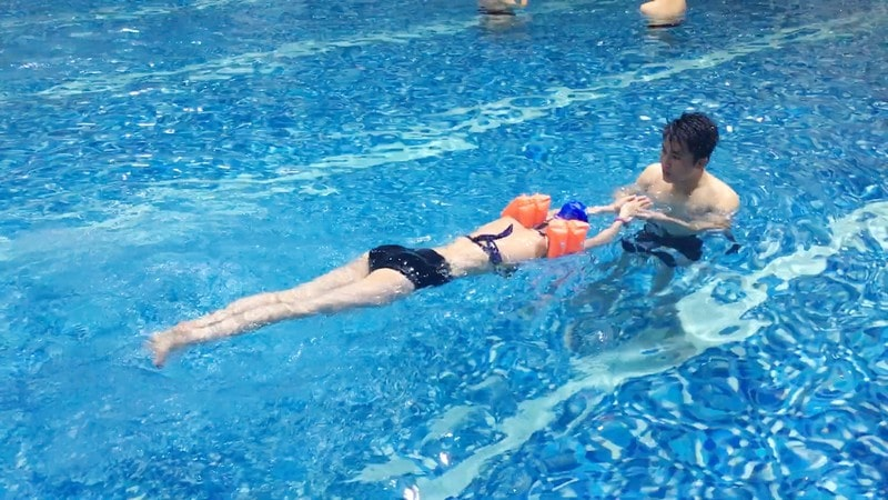 Trang bị kỹ năng bơi lội cho trẻ em