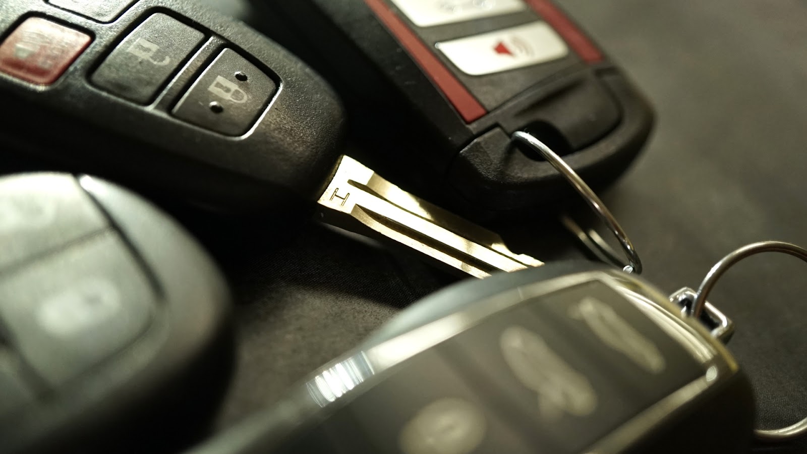 A mobile locksmith can create a spare key for different car models using specialized equipment.