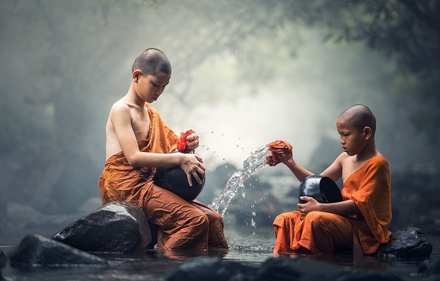 Two children playaing with water a best techinque for stess managment