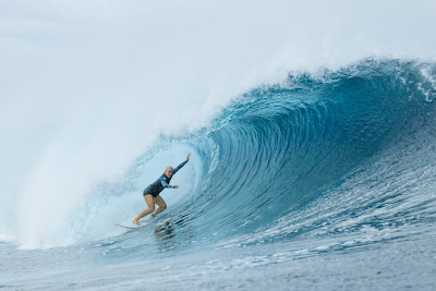 Tati Weston-Webb no Tahiti Pro WSL em 2023 (Foto: WSL / Matt Dunbar)