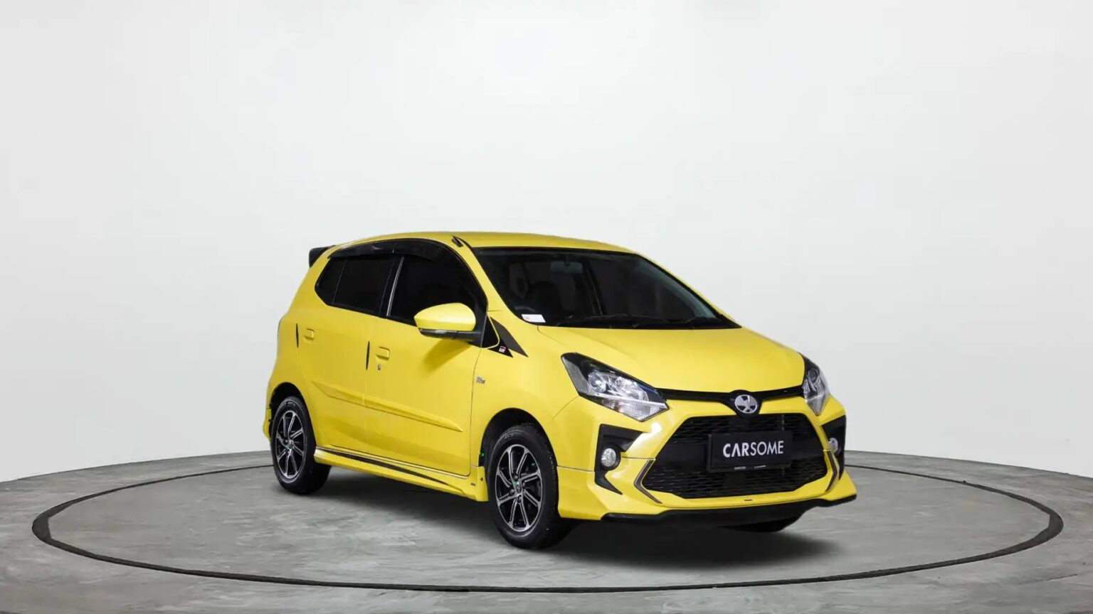 mobil hatchback toyota