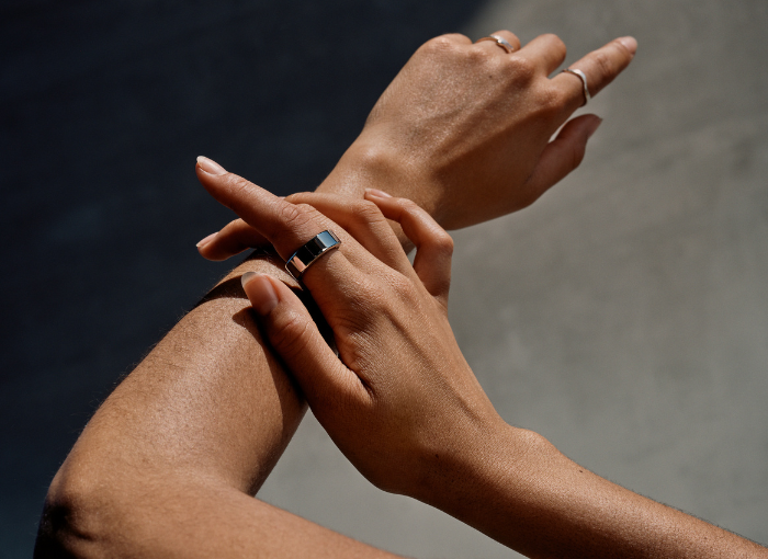 Track Your Sleep with the Oura Ring: An image of a hands with a ring