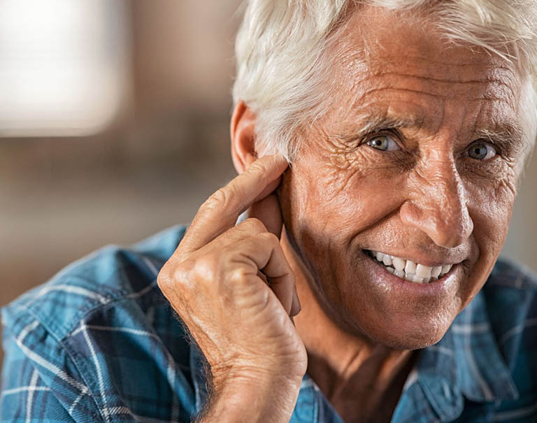 Phòng ngừa ù tai ở người cao tuổi