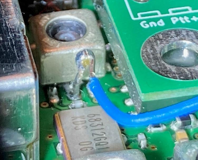 Immagine che contiene circuito, Ingegneria elettronica, Componente elettrico, Componente di circuito

Descrizione generata automaticamente