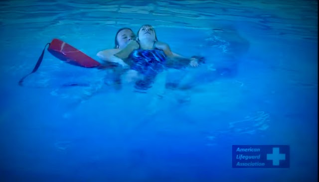 How Can a Lifeguard Course Improve Your Emergency Response Skills?