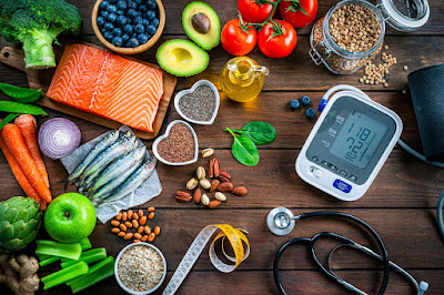 The appropriate treatment for blood pressure is try eating smaller meals by dividing the main meal into small meals and eating them at intervals. Reduce your intake of carbohydrates and rest after eating, avoiding standing suddenly after eating .