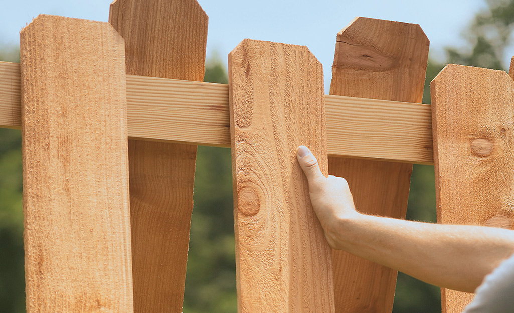 how to build a gate