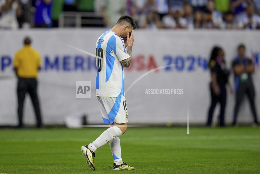 Argentina thắng kịch tính Ecuador: Messi “hồi đáp” Ronaldo, người hùng gọi tên Emi Martinez (Tứ kết Copa America 2024) - Ảnh 1.