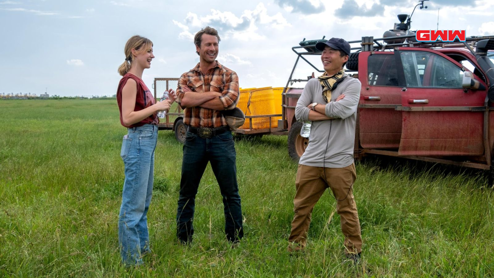 Emily Edgar-Jones, Glen Powell y el director Lee Isaac Chung para Twisters, Elenco de Twisters 2024