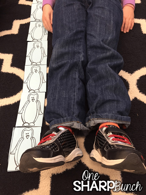This post has so many integrated penguin activities, covering each content area, as well as penguin crafts to display the students’ learning! Grab the FREE penguin blubber experiment printable to use with your Kindergarten and primary students!