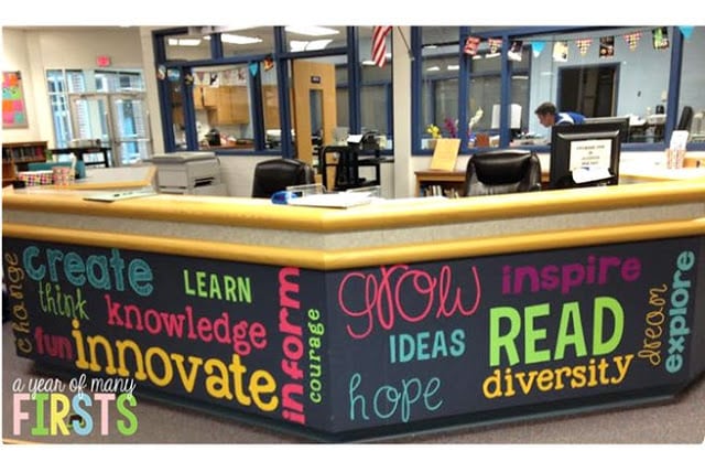 Looking for some classroom DIY ideas that you can create with your Silhouette Cameo?! Head on over to check out these back to school silhouette projects, classroom décor designs and classroom organization ideas! Plus, learn how to cut letters for your bulletin board using any font from your computer and your Cameo!