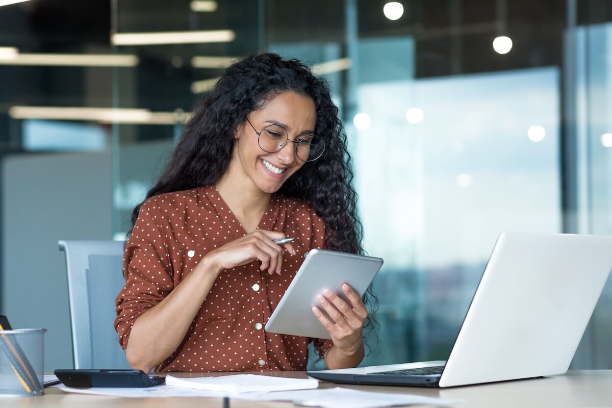 Employee using a tablet