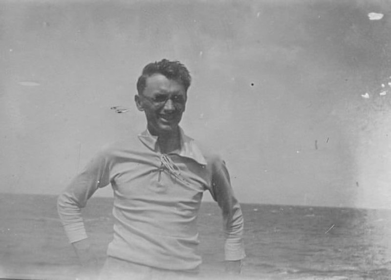 Юрій Яновський на березі Чорного моря, 1933