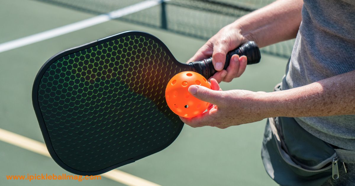 How to Hold Pickleball Paddle