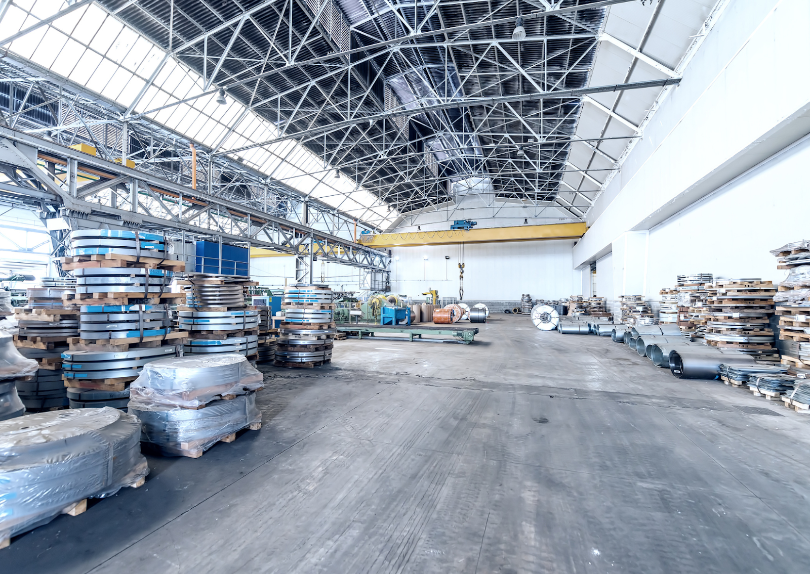 Energy efficiency is crucial for cutting operational costs long-term. Steel warehouse insulation choices like fiberglass, rigid board, or spray foam vary in cost and R-values. HVAC systems need to match warehouse size and usage to affect installation and operational expenses.