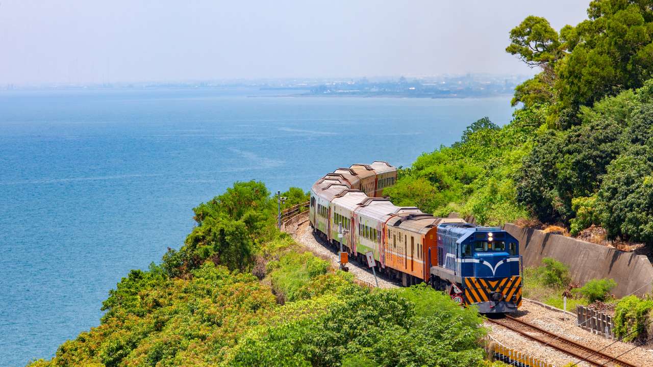 10 best train journeys in india