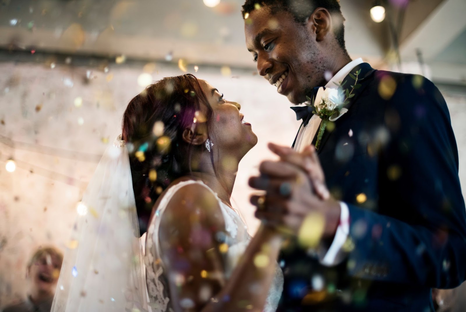 bride groom dance