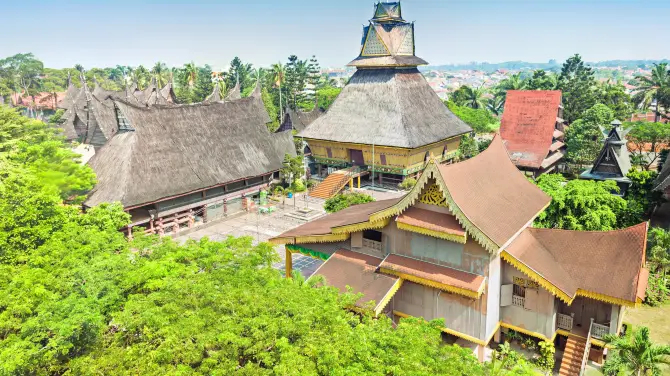 Tempat Wisata di Bekasi-Taman Mini Indonesia Indah