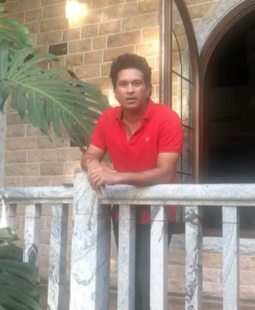 Sachin Tendulkar in his House Balcony