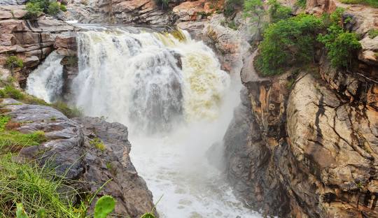 Chunchi Falls