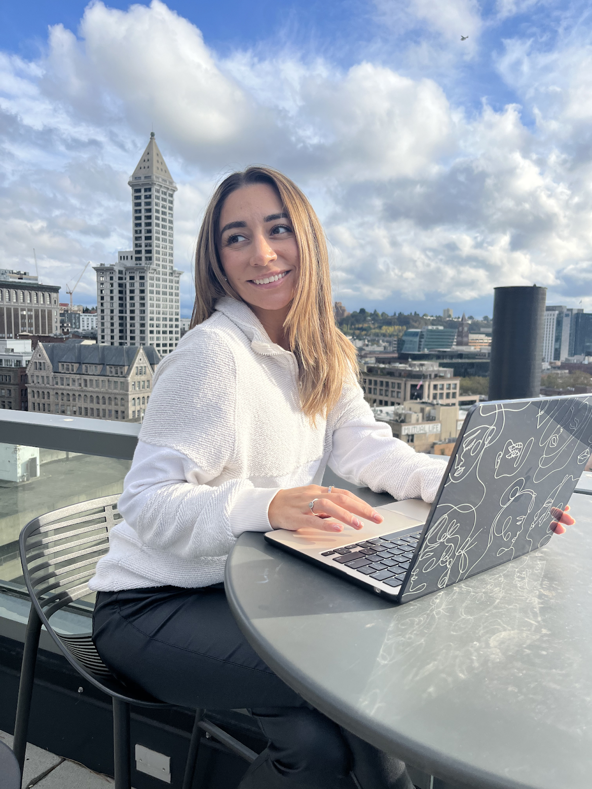 How Digital Nomad Laura Gomez Balances The “Tug Of War” Of Full-Time Travel And A Thriving Business