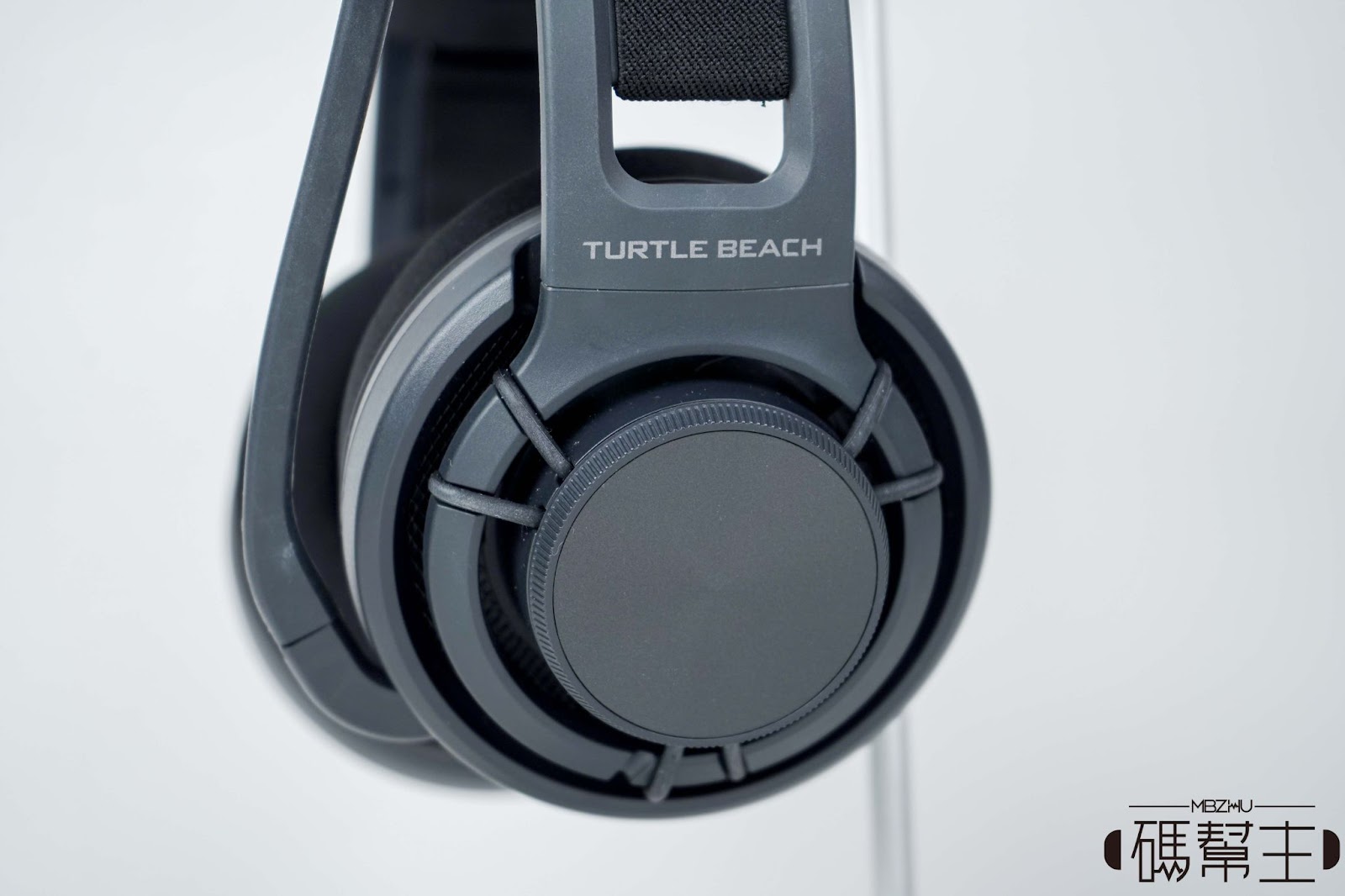 Turtle Beach Atlas™ Air 旋轉調節音量