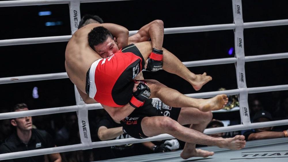 Gerakan Seni Bela Diri Campuran Untuk Pemula - Jurus Double-Leg Takedown