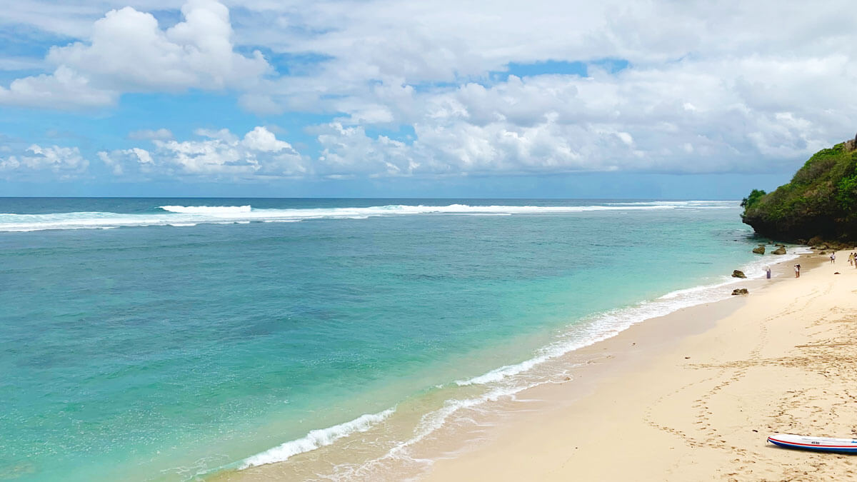 wisata anti mainstream bali Pantai Gunung Payung