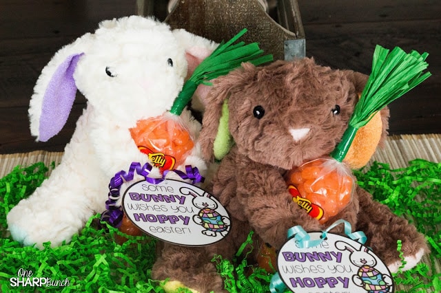 Free Printable Easter Gift Tags – Use these free printable gift tags to wish some bunny a hoppy Easter! It’ll be the perfect addition to all of your Easter basket ideas!