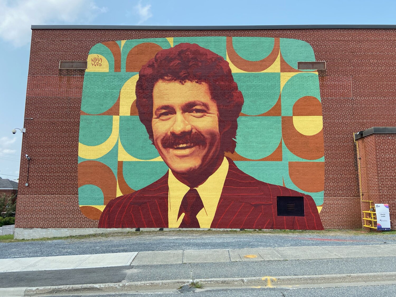 A mural of Alex Trebek in Sudbury Ontario.