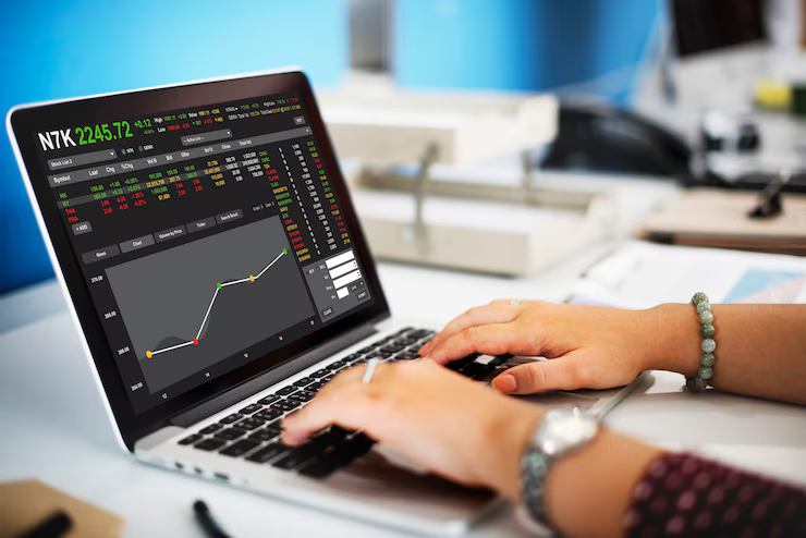 Deciding Between Bitcoin ETFs vs Stock ETFs