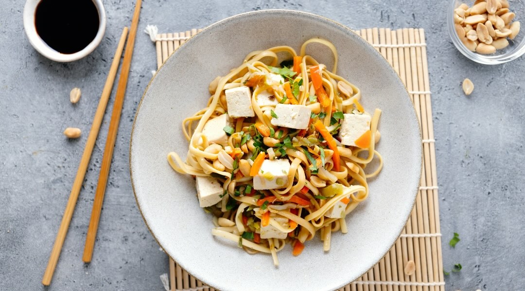 Vegan noodles with tofu and vegetables