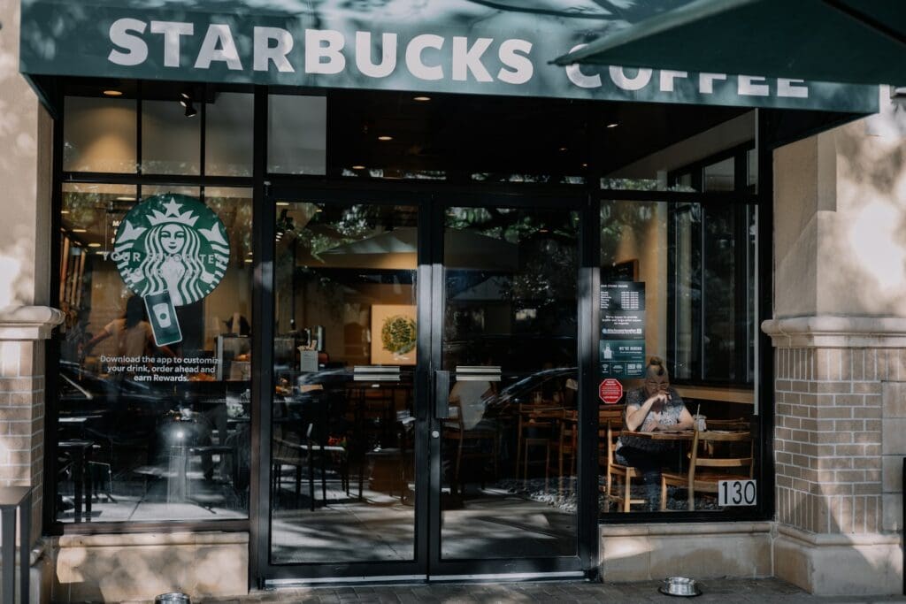 A Look at the Minimum Age to Join the Starbucks Team