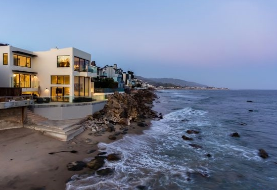 Malibu - Coastal Living and Celebrity Appeal