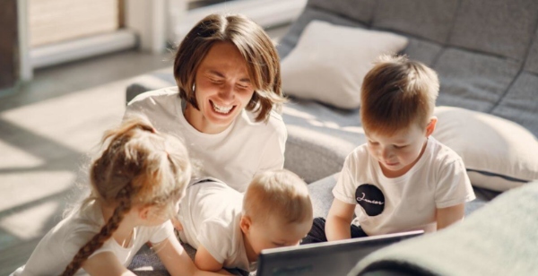 Atur kontrol orang tua Safari di iPad demi keselamatan anak Anda