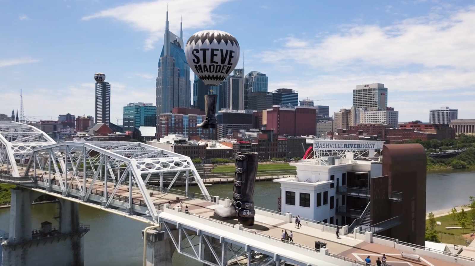 Steve Madden s Hot Air Balloon Takes to Nashville Skyline LBBOnline