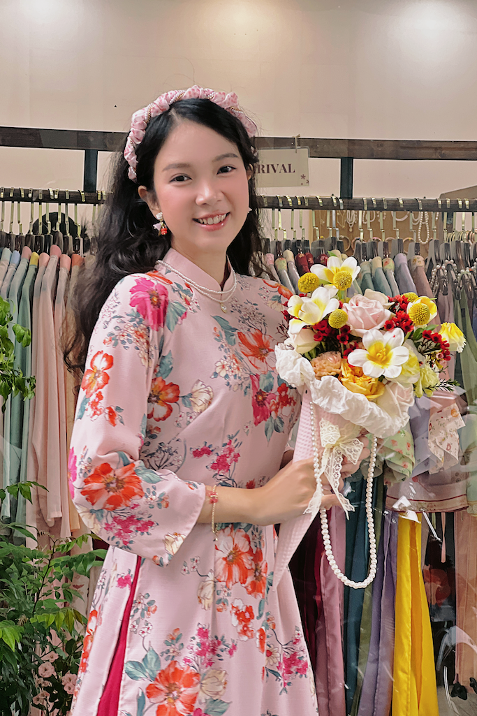 ao-dai-linen-ve-dep-truyen-thong-tinh-te-va-hien-dai-2025