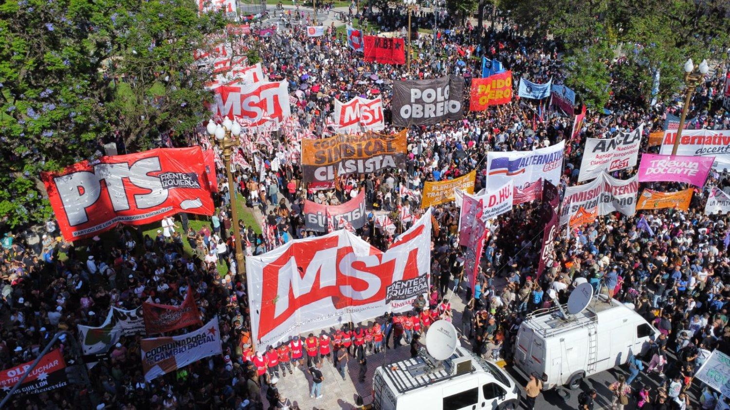 Documento leído en Plaza de Mayo en la manifestación del 20 de diciembre -  ContrahegemoniaWeb