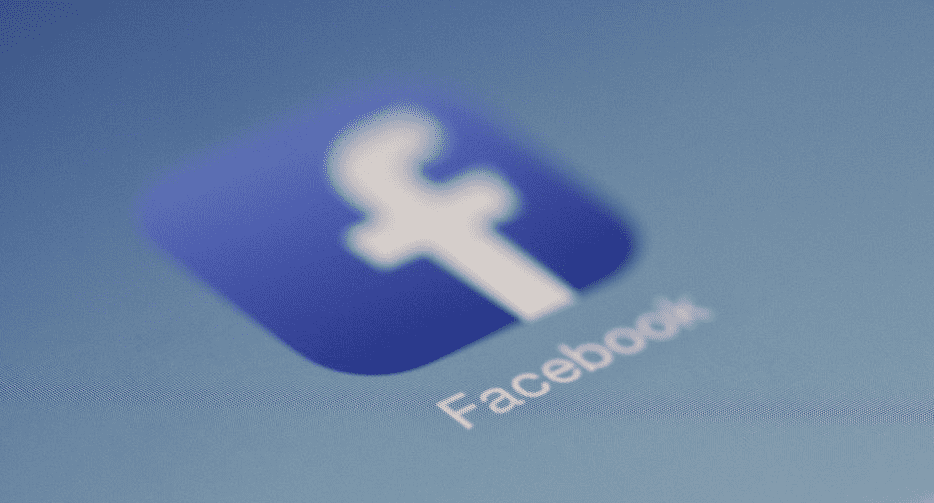 Nowa fala fałszywych wiadomości od Facebooka